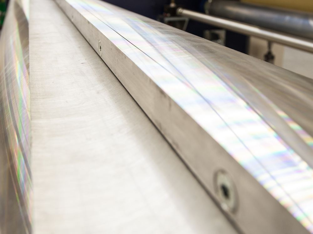 Geschliffenes Messer einer Textilmaschine im Detail